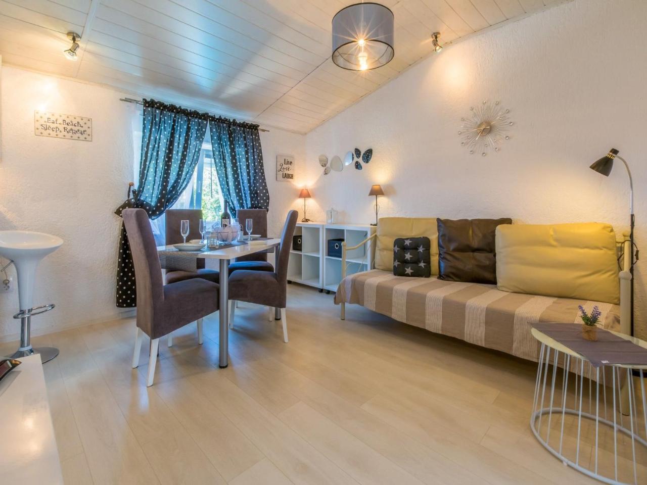 Apartments Susanne Нови Винодолски Екстериор снимка